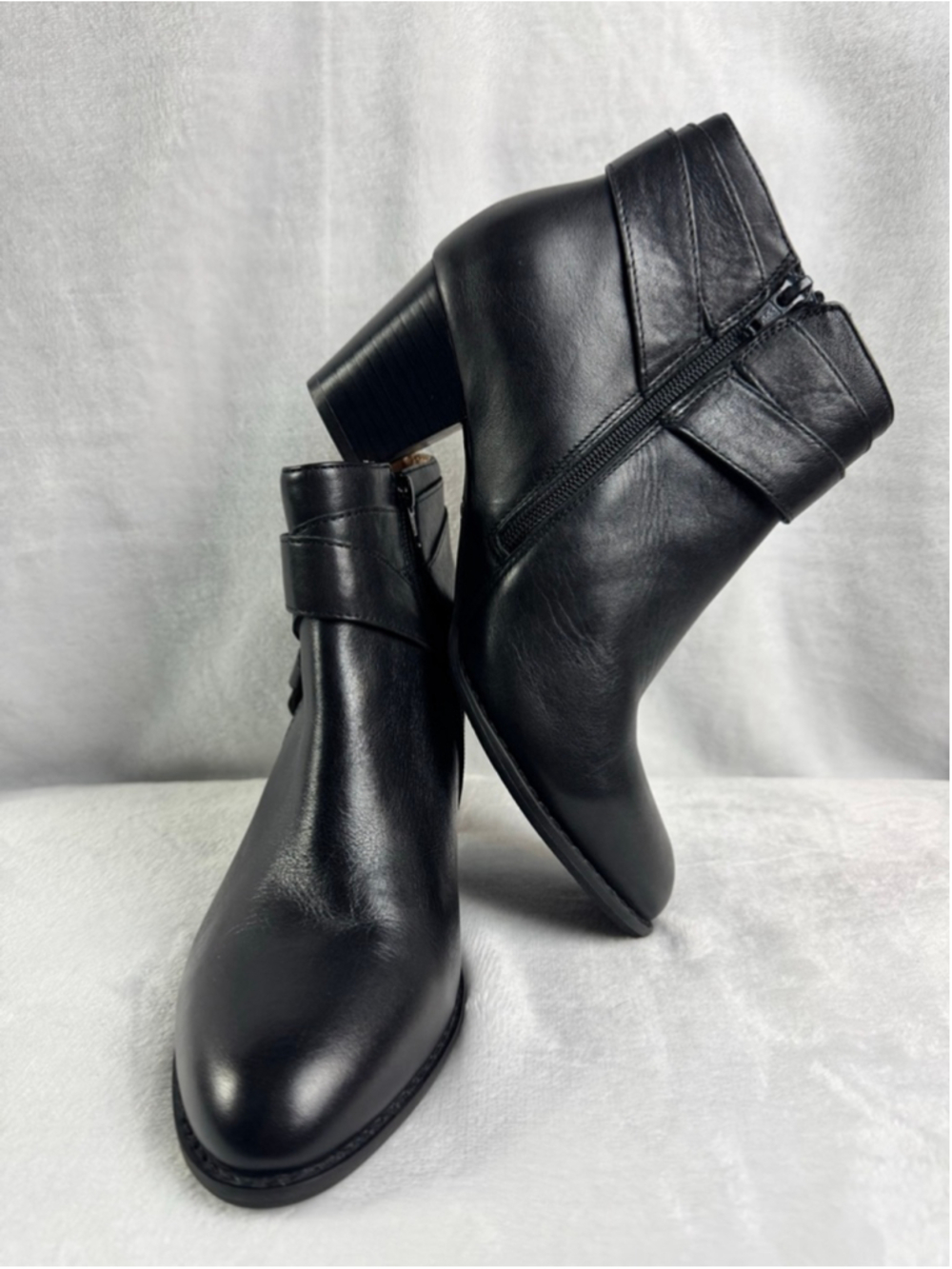 Vionic Trinity Black Ankle Boots/Booties Size 8 with Gold Buckle Block Heel - Picture 2 of 9